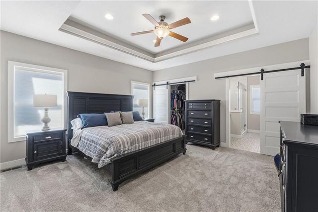 4224 S White Sands Court, Blue Springs, MO 64015