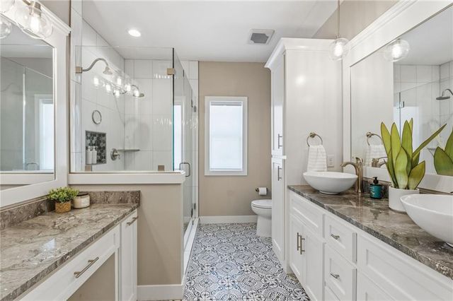 4224 S White Sands Court, Blue Springs, MO 64015