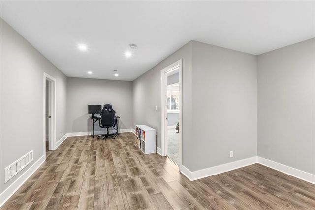 4224 S White Sands Court, Blue Springs, MO 64015