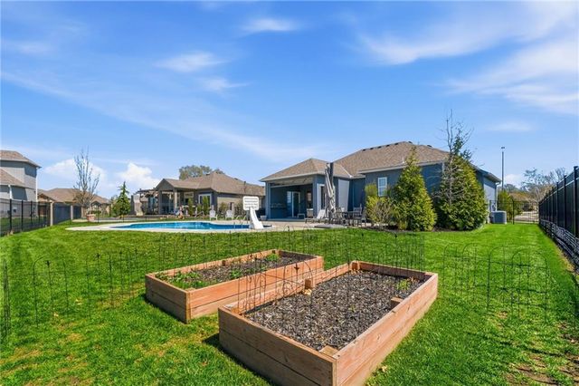 4224 S White Sands Court, Blue Springs, MO 64015
