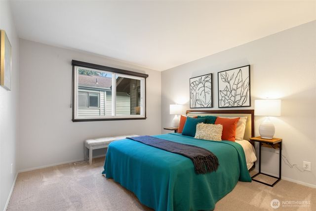 24827 13th Avenue S, Des Moines, WA 98198