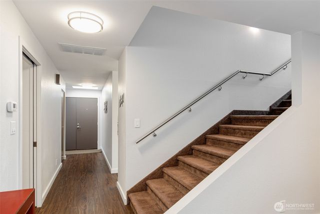 24827 13th Avenue S, Des Moines, WA 98198