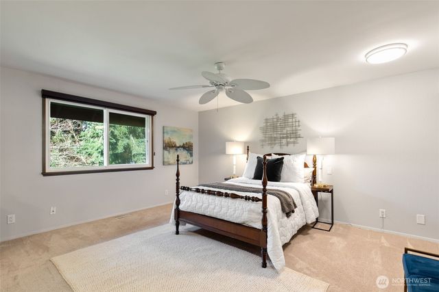 24827 13th Avenue S, Des Moines, WA 98198