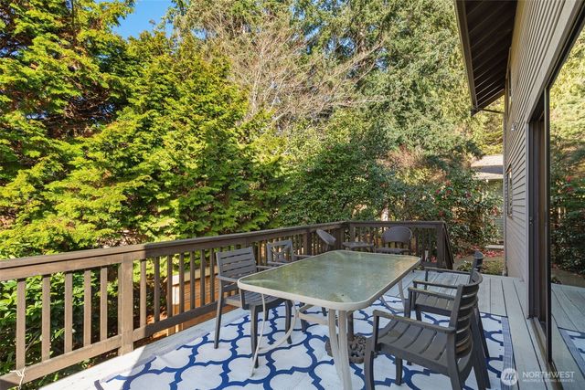 24827 13th Avenue S, Des Moines, WA 98198