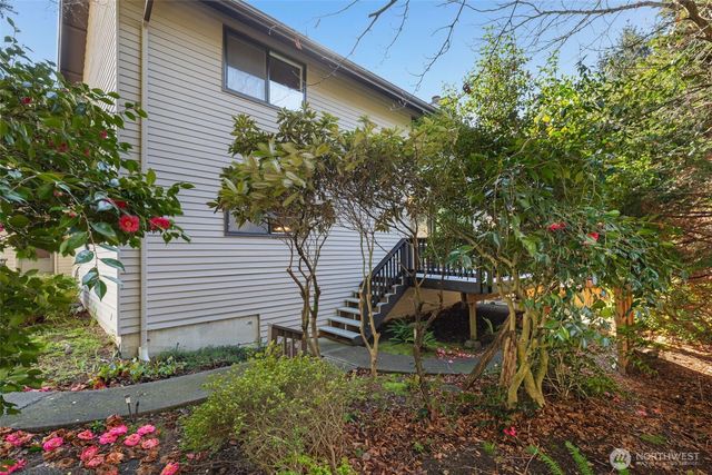 24827 13th Avenue S, Des Moines, WA 98198