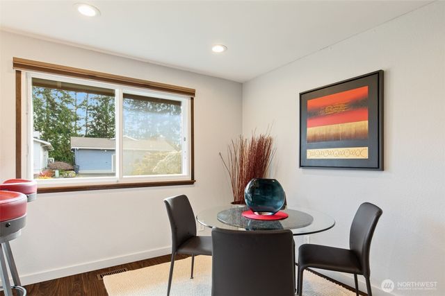 24827 13th Avenue S, Des Moines, WA 98198