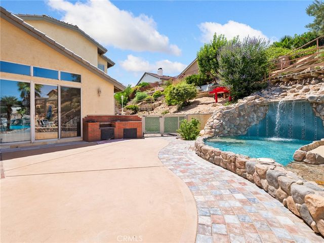 17970 Vista Point, Victorville, CA 92395