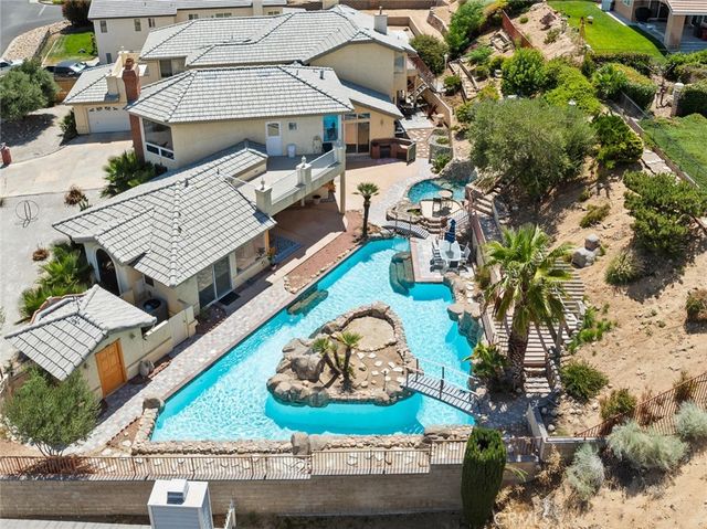 17970 Vista Point, Victorville, CA 92395