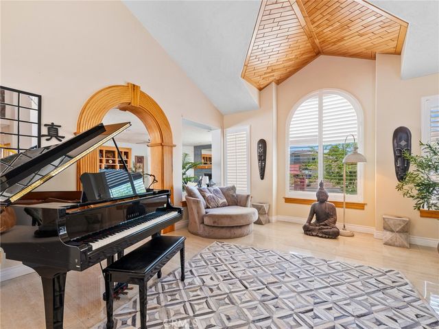 17970 Vista Point, Victorville, CA 92395