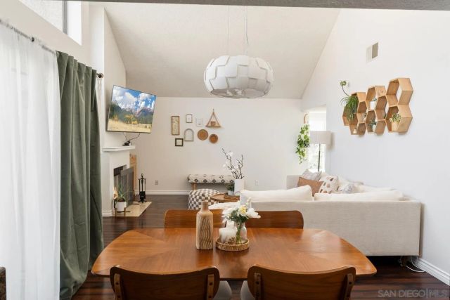 895 Connors Ct, Claremont, CA 91711