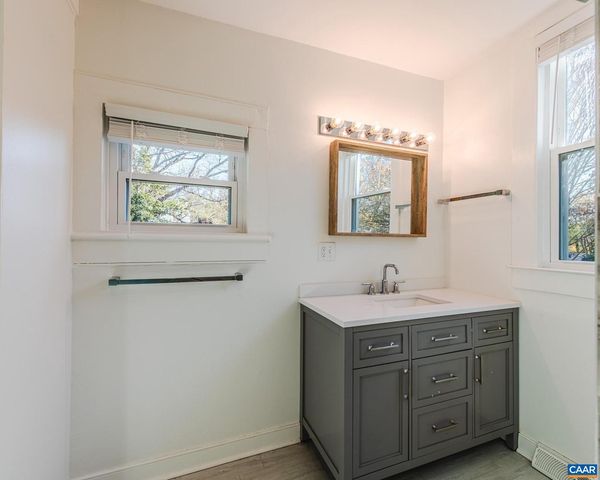 430 11TH ST, Charlottesville, VA 22903