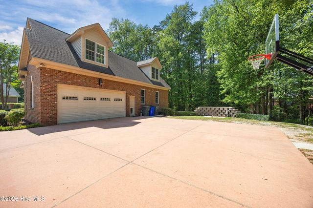 2800 Marylebone Circle, Greenville, NC 27858