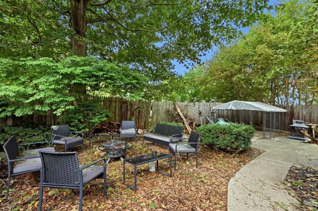 10 Mildred Ave, Worcester, MA 01603