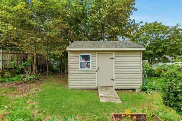 10 Mildred Ave, Worcester, MA 01603