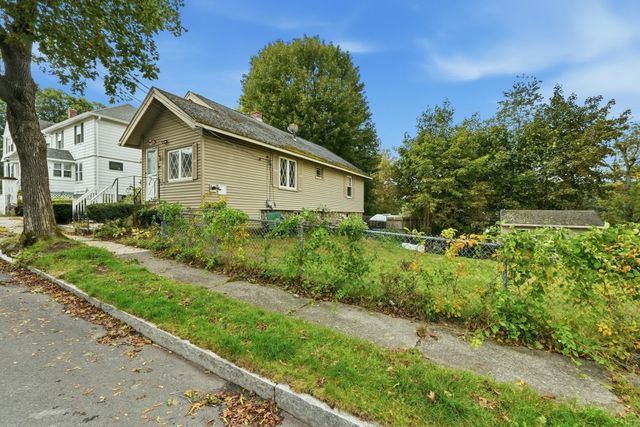 10 Mildred Ave, Worcester, MA 01603