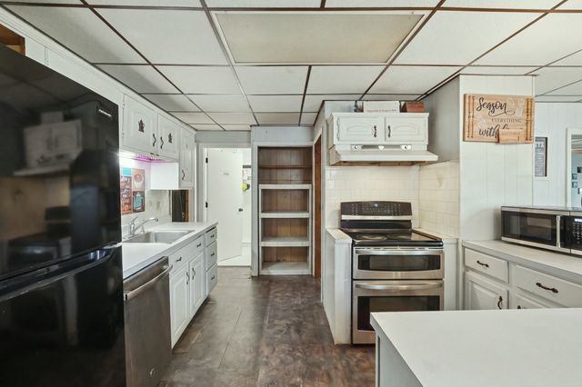10 Mildred Ave, Worcester, MA 01603