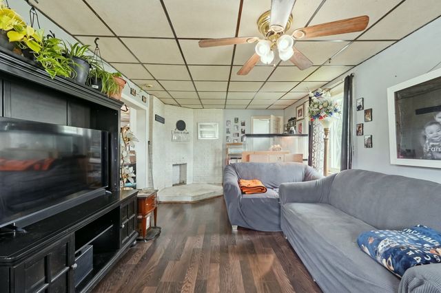 10 Mildred Ave, Worcester, MA 01603