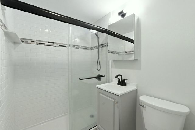 10 Mildred Ave, Worcester, MA 01603
