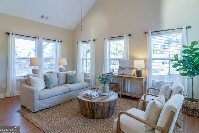 848 Crossroads Court, Social Circle, GA 30025