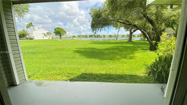 3417 NW 44th St 104, Oakland Park, FL 33309