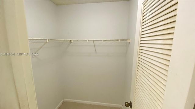 3417 NW 44th St 104, Oakland Park, FL 33309