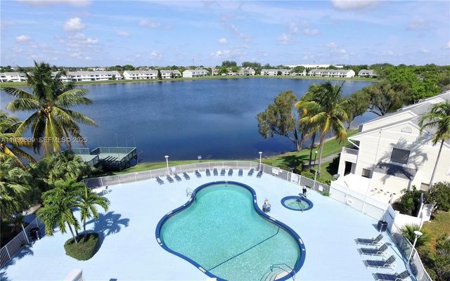 3417 NW 44th St 104, Oakland Park, FL 33309