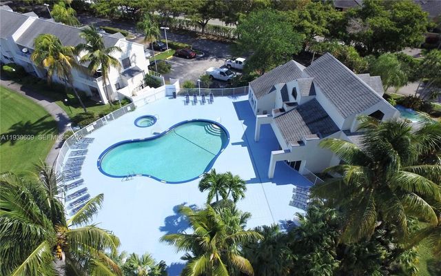 3417 NW 44th St 104, Oakland Park, FL 33309