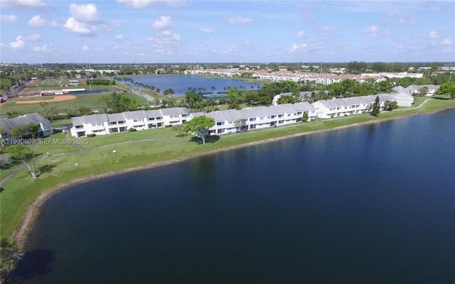 3417 NW 44th St 104, Oakland Park, FL 33309