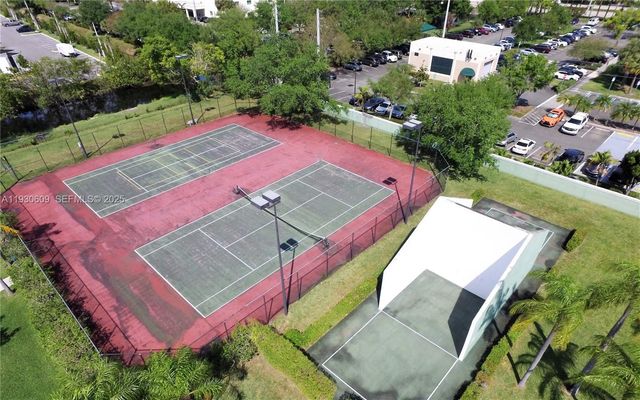 3417 NW 44th St 104, Oakland Park, FL 33309