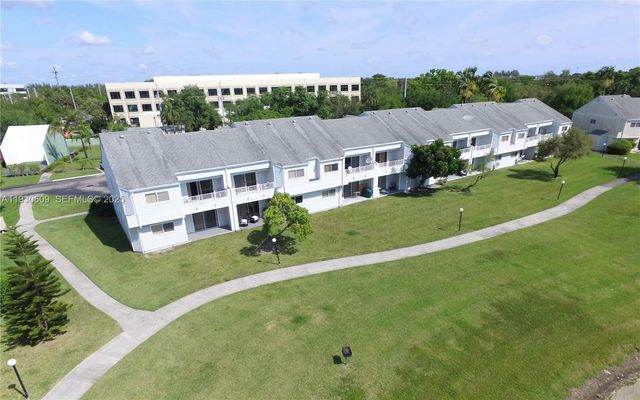 3417 NW 44th St 104, Oakland Park, FL 33309