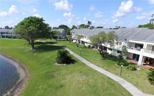 3417 NW 44th St 104, Oakland Park, FL 33309