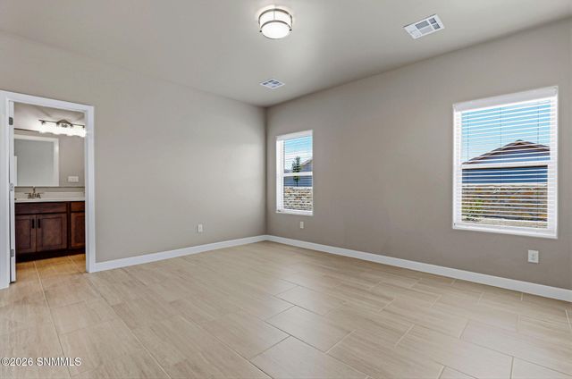 3512 King Fisher Street, Las Cruces, NM 88012