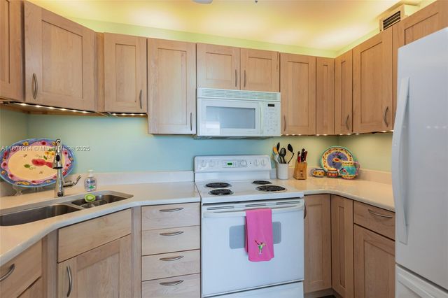 2000 Coco Plum Drive 301, Marathon, FL 33050