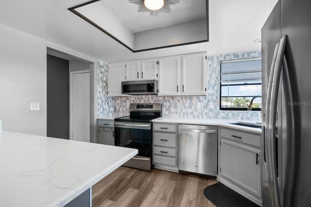 609 LIVELY DRIVE B, Sun City Center, FL 33573