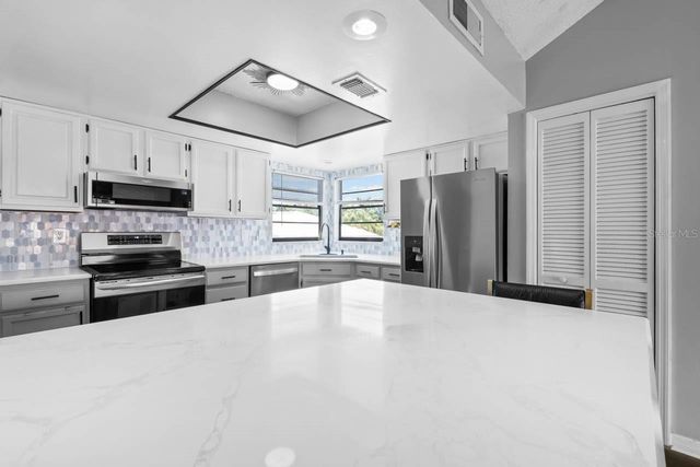 609 LIVELY DRIVE B, Sun City Center, FL 33573