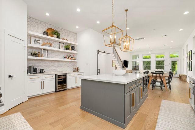 804 Aurora Street, Houston, TX 77009