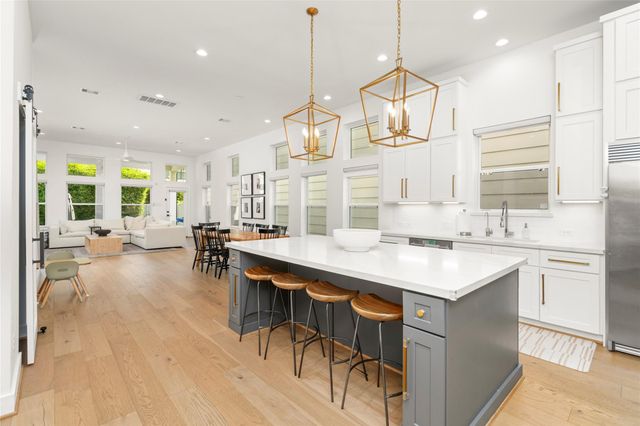 804 Aurora Street, Houston, TX 77009