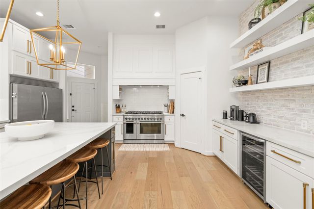 804 Aurora Street, Houston, TX 77009