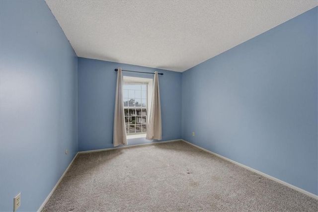 10236 Cedarbrooke Lane, Kansas City, MO 64131