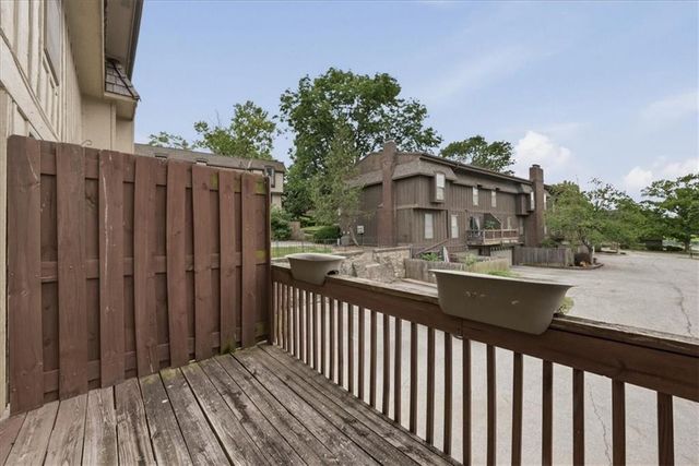 10236 Cedarbrooke Lane, Kansas City, MO 64131