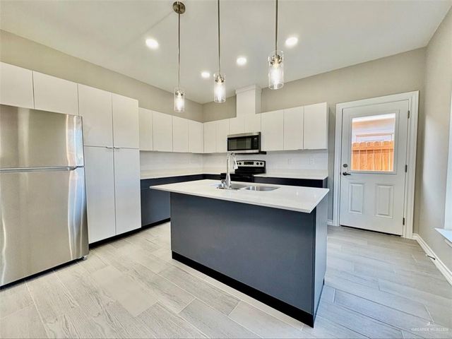 1413 Yankton Street 1, Alton, TX 78573