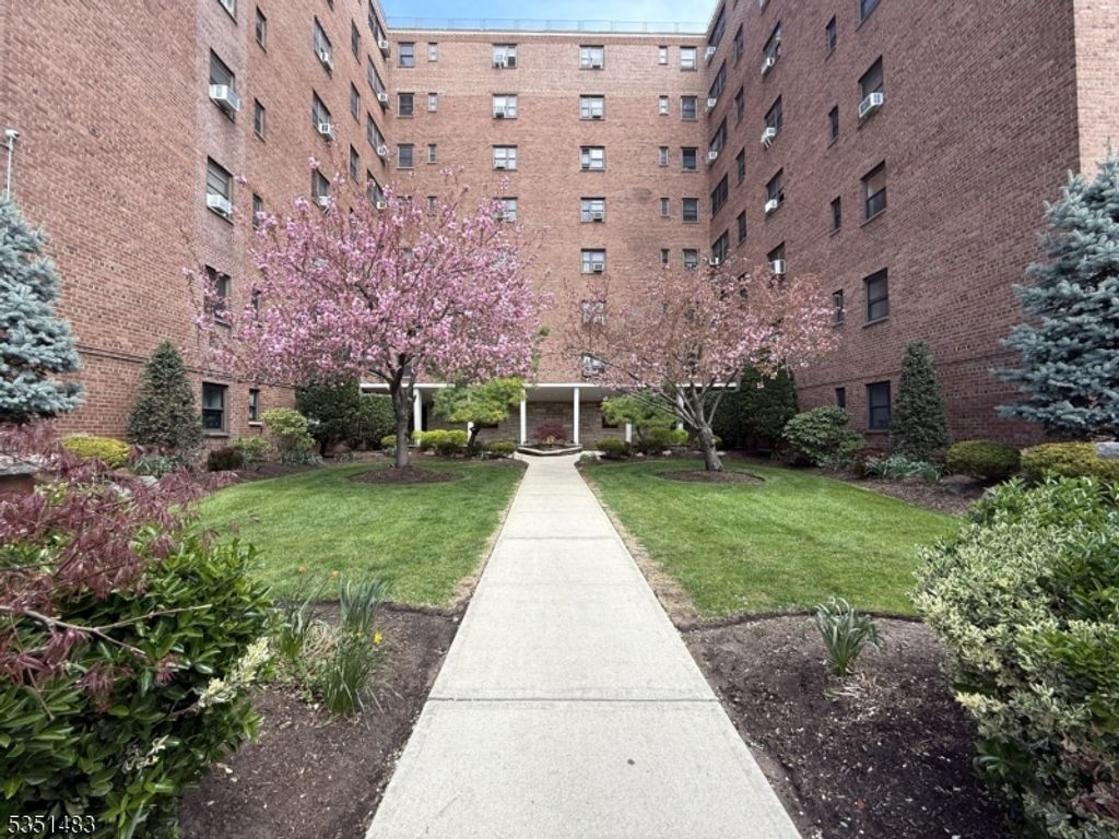 208 Anderson St 7C, Hackensack City, NJ 07601 — exterior
