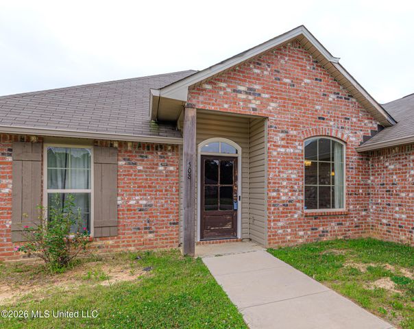 508 Fairway Avenue, Byram, MS 39272