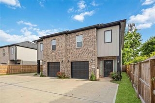 5023 Mallow Street A/B, Houston, TX 77033