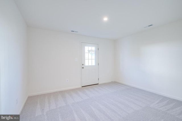 115 TUXFORD RD, Falling Waters, WV 25419