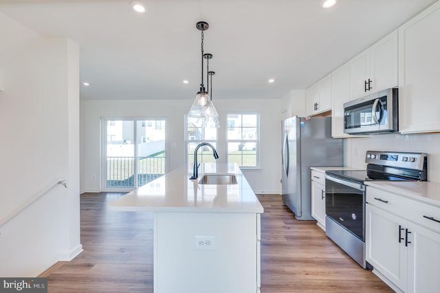 115 TUXFORD RD, Falling Waters, WV 25419