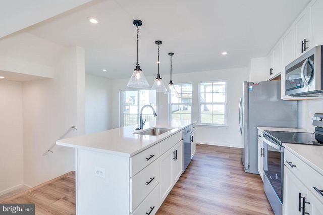 115 TUXFORD RD, Falling Waters, WV 25419