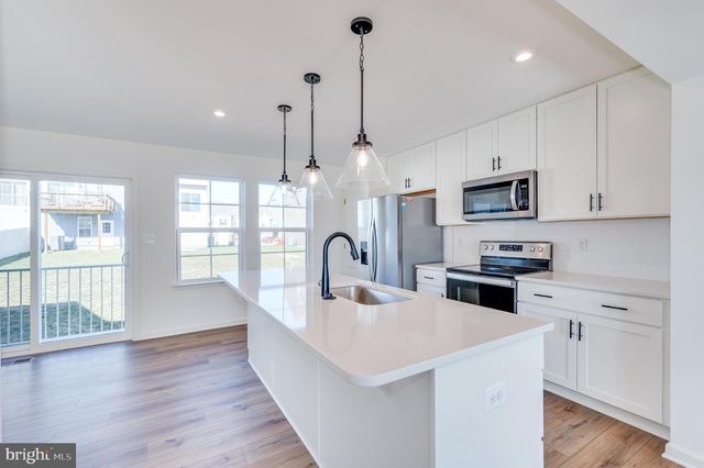 115 TUXFORD RD, Falling Waters, WV 25419