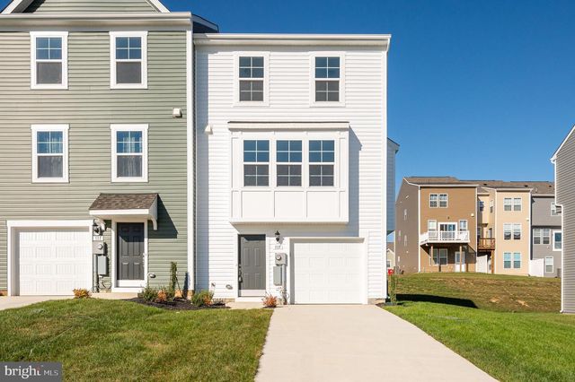 115 TUXFORD RD, Falling Waters, WV 25419