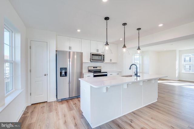 115 TUXFORD RD, Falling Waters, WV 25419